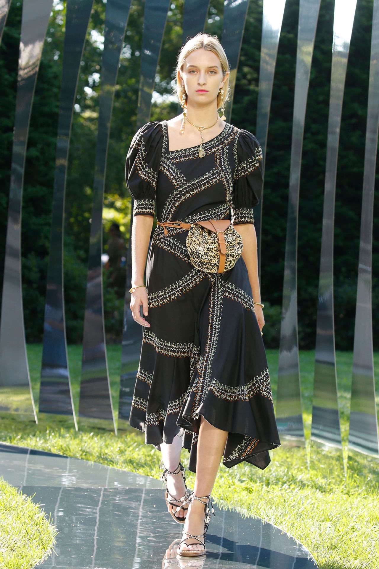 Boho σανδάλια: Οι μεγαλύτερες τάσεις του φετινού καλοκαιριού-5