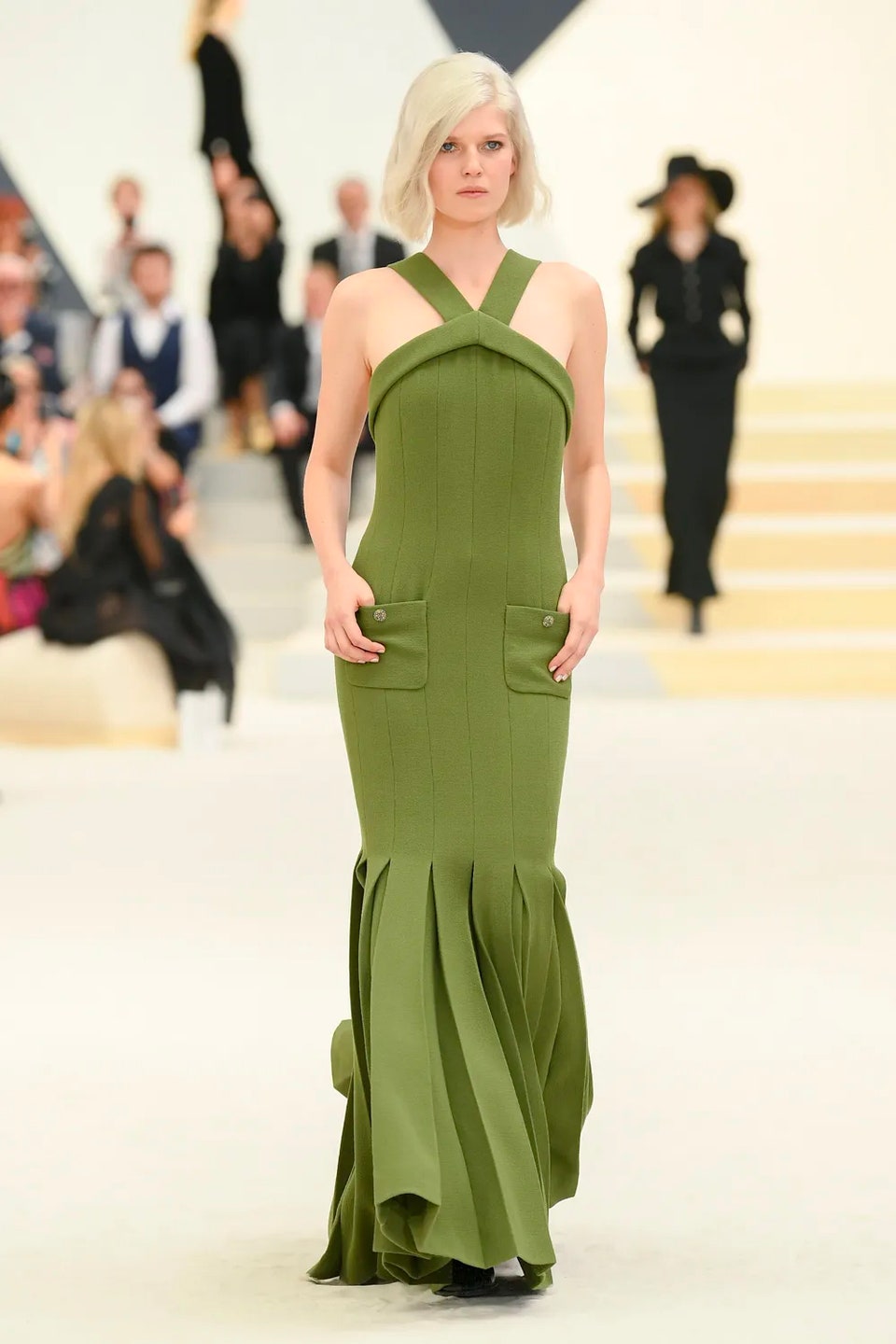 Chanel Couture Fall/Winter 22-23: Επιστροφή στα 30s-5