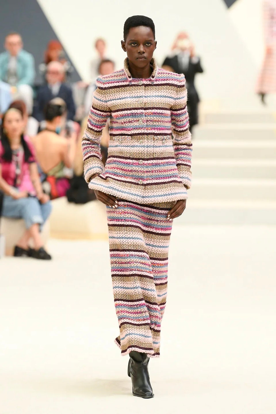 Chanel Couture Fall/Winter 22-23: Επιστροφή στα 30s-2
