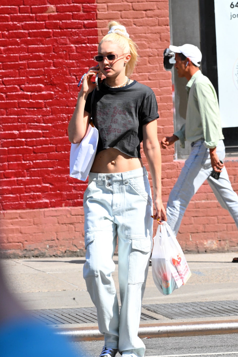 Gigi & Bella Hadid: Το παντελόνι που φορούν τώρα-2