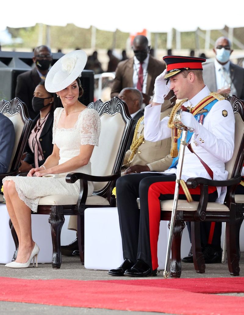 Λευκές γόβες: Οι 8 πιο κομψοί συνδυασμοί της Kate Middleton-7