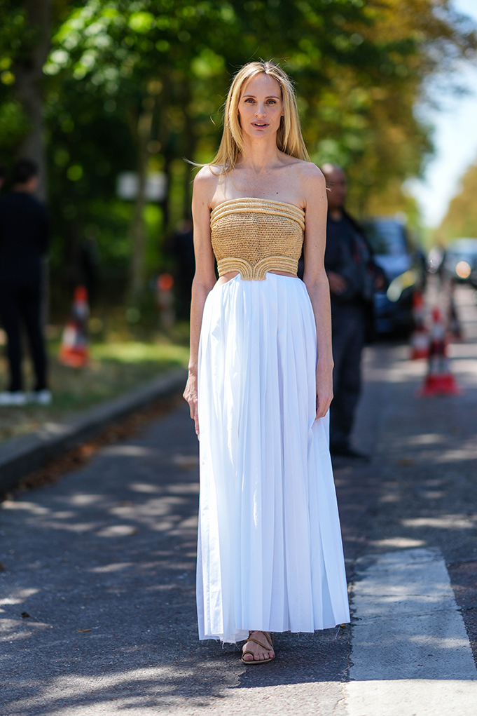 Heatwave dressing: Οι εμφανίσεις και τα style tricks που δίνουν τη λύση-6