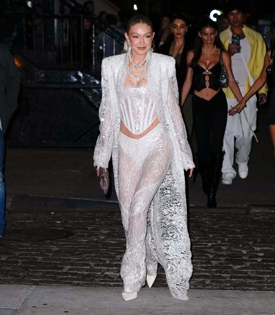 Hailey, Kendall και Gigi μας δείχνουν πώς θα φορέσουμε κοστούμι το καλοκαίρι-2