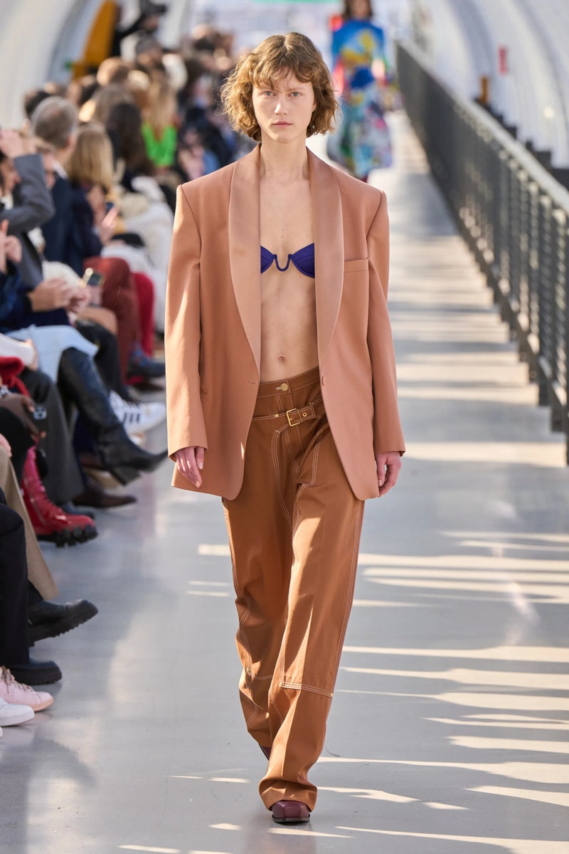 Wide leg παντελόνια και μπότες: το duo που όλοι περιμένουμε το φθινόπωρο 2022-10