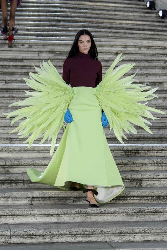 Valentino Couture AW22-23: Όλες οι λεπτομέρειες για το εντυπωσιακό show στη Ρώμη-3