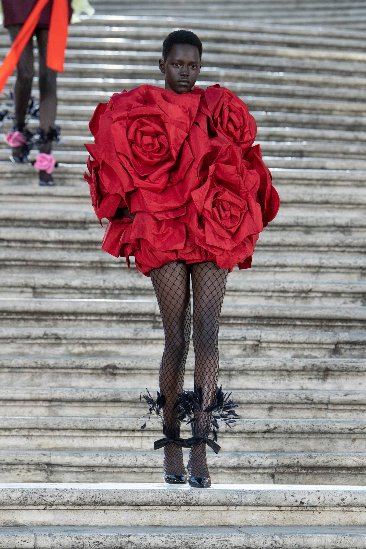 Valentino Couture AW22-23: Όλες οι λεπτομέρειες για το εντυπωσιακό show στη Ρώμη-2
