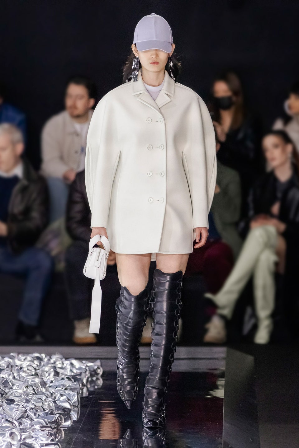 Buckled shoes: Οι αγκράφες είναι η τάση στα παπούτσια για το φθινόπωρο 2022-2