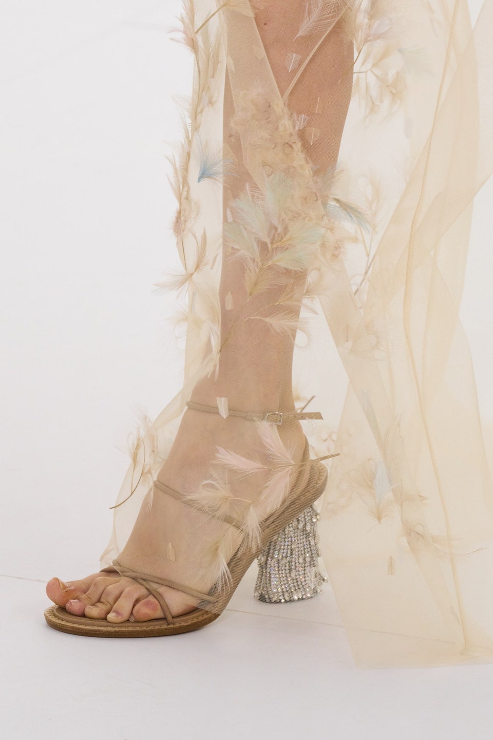 Crystal sandals: Τα παπούτσια του φθινοπώρου θα είναι glam-2