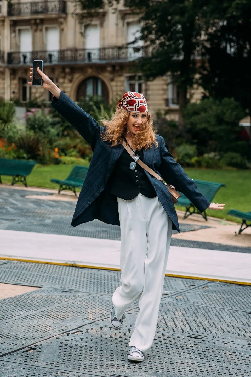 Bandana: 8 τρόποι να τη φορέσετε και το καλοκαίρι και το φθινόπωρο-3