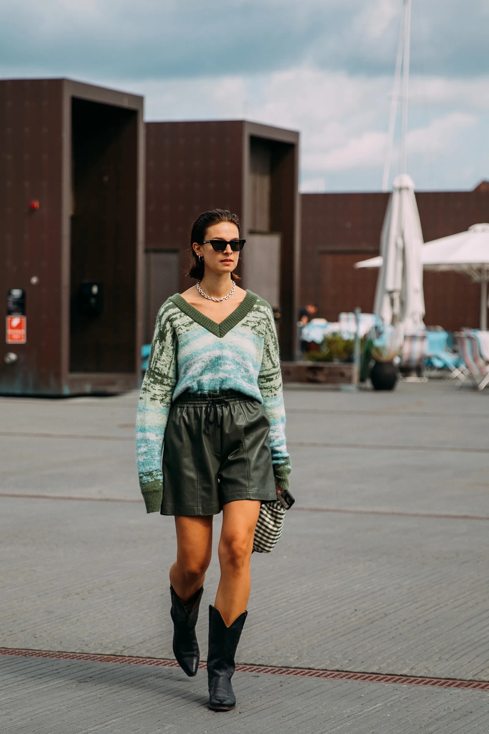 Leather trend: Τα 5 δερμάτινα items για τη fall γκαρνταρόμπα-9