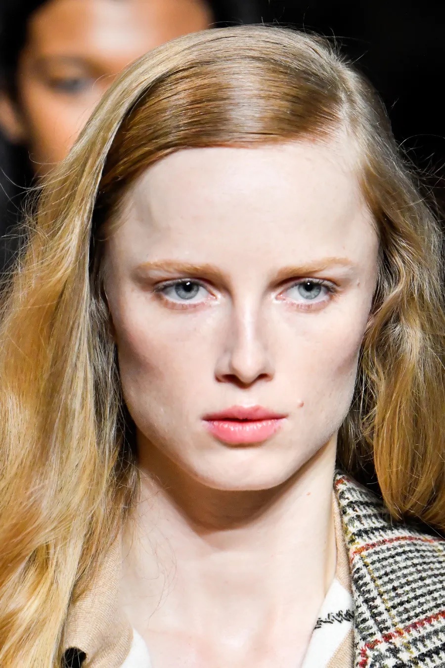 6 hairstyles για τα φθινοπωρινά date nights-3