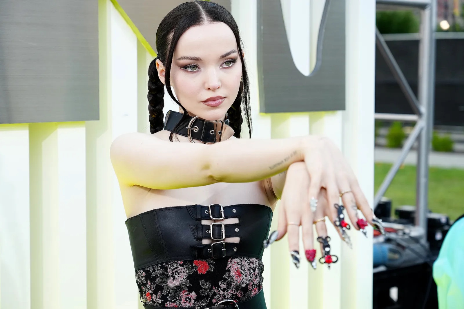VMAs 2022: Όλα τα beauty look που ξεχώρισαν-4