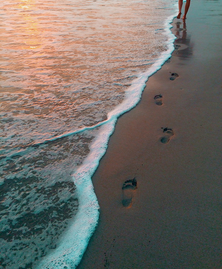 5 λόγοι για να περπατήσετε ξυπόλυτες στην άμμο-2