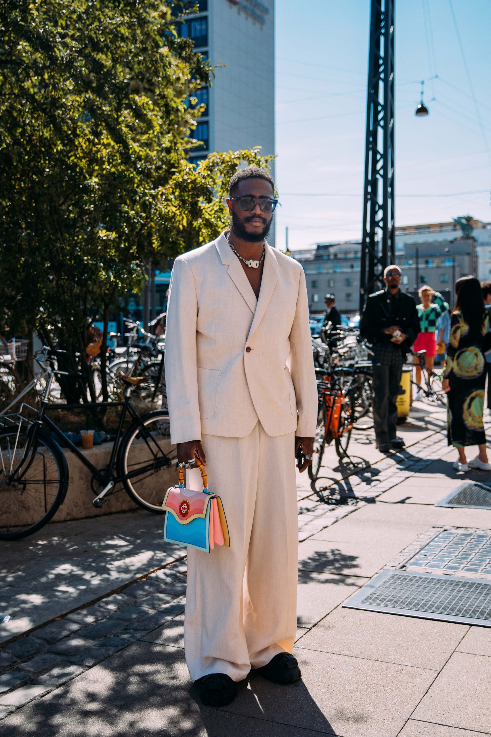 Classic with a twist: Τα πιο κομψά street style από την Εβδομάδα Μόδας Κοπεγχάγης-7