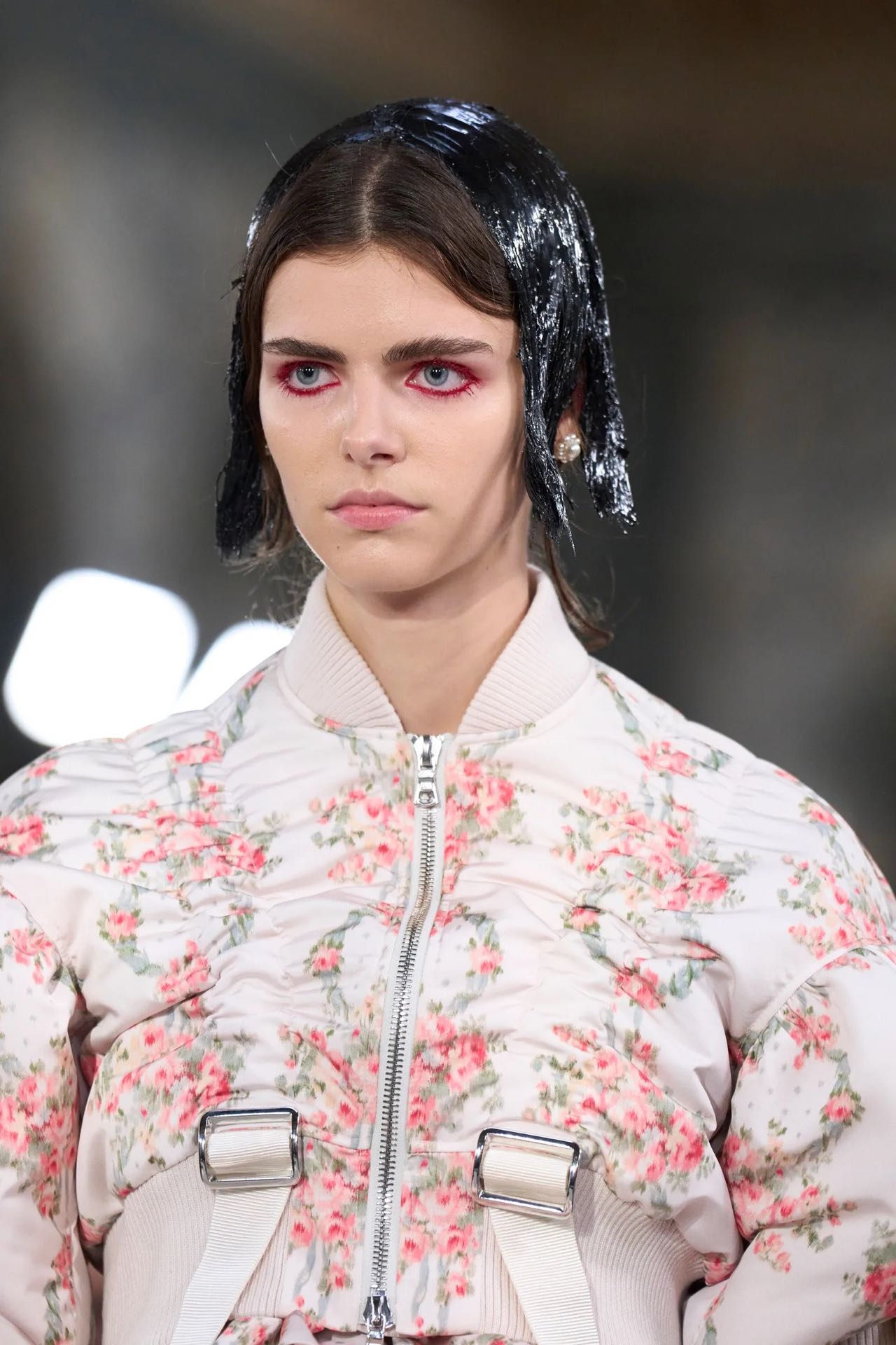 Κόκκινη σκιά: Είναι το νέο beauty trend-2