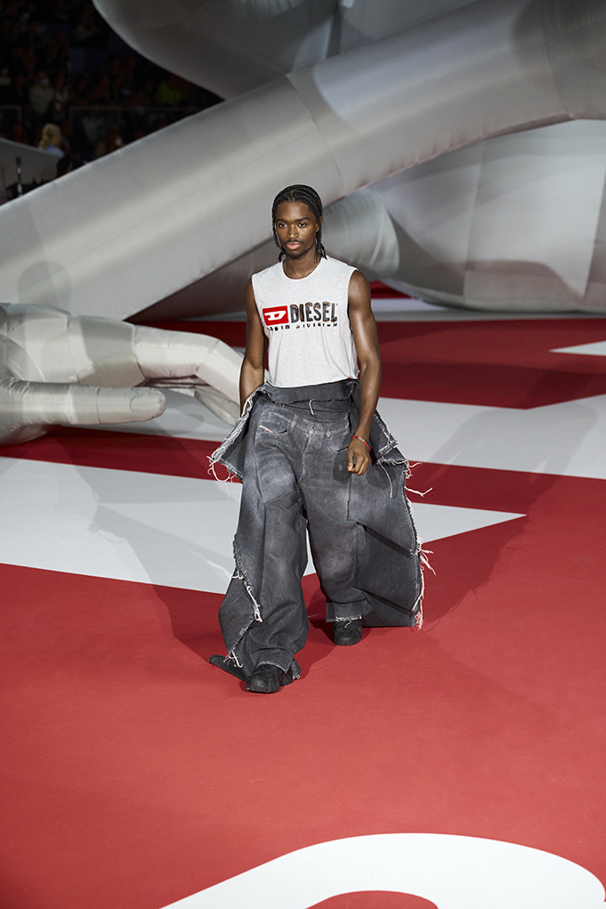 Εβδομάδα Μόδας Μιλάνου: Οι τοπ style moments από το Diesel show για την SS23-4