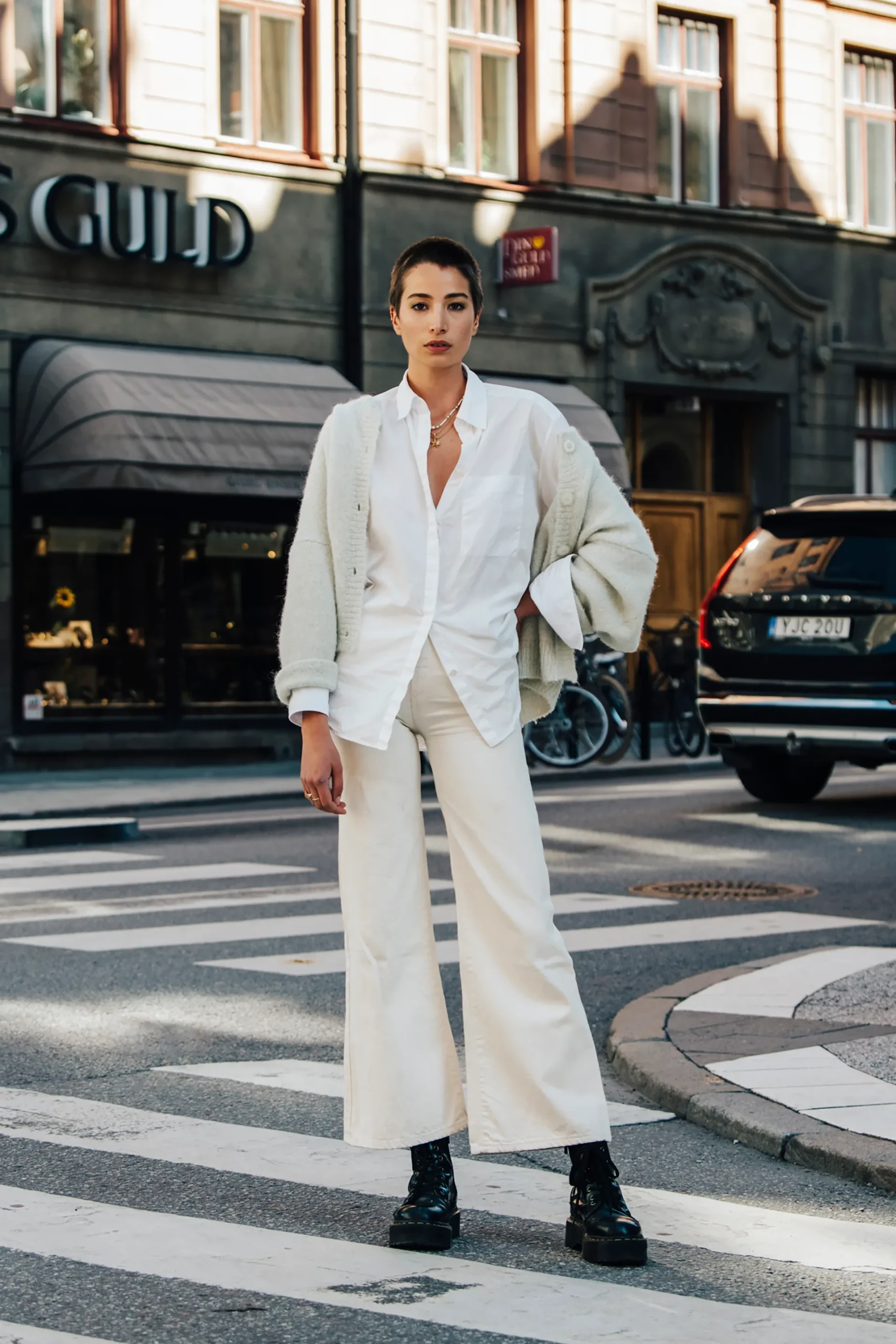 Flared jeans: Τα style tricks για να τα συνδυάσετε το φθινόπωρο 2022-5