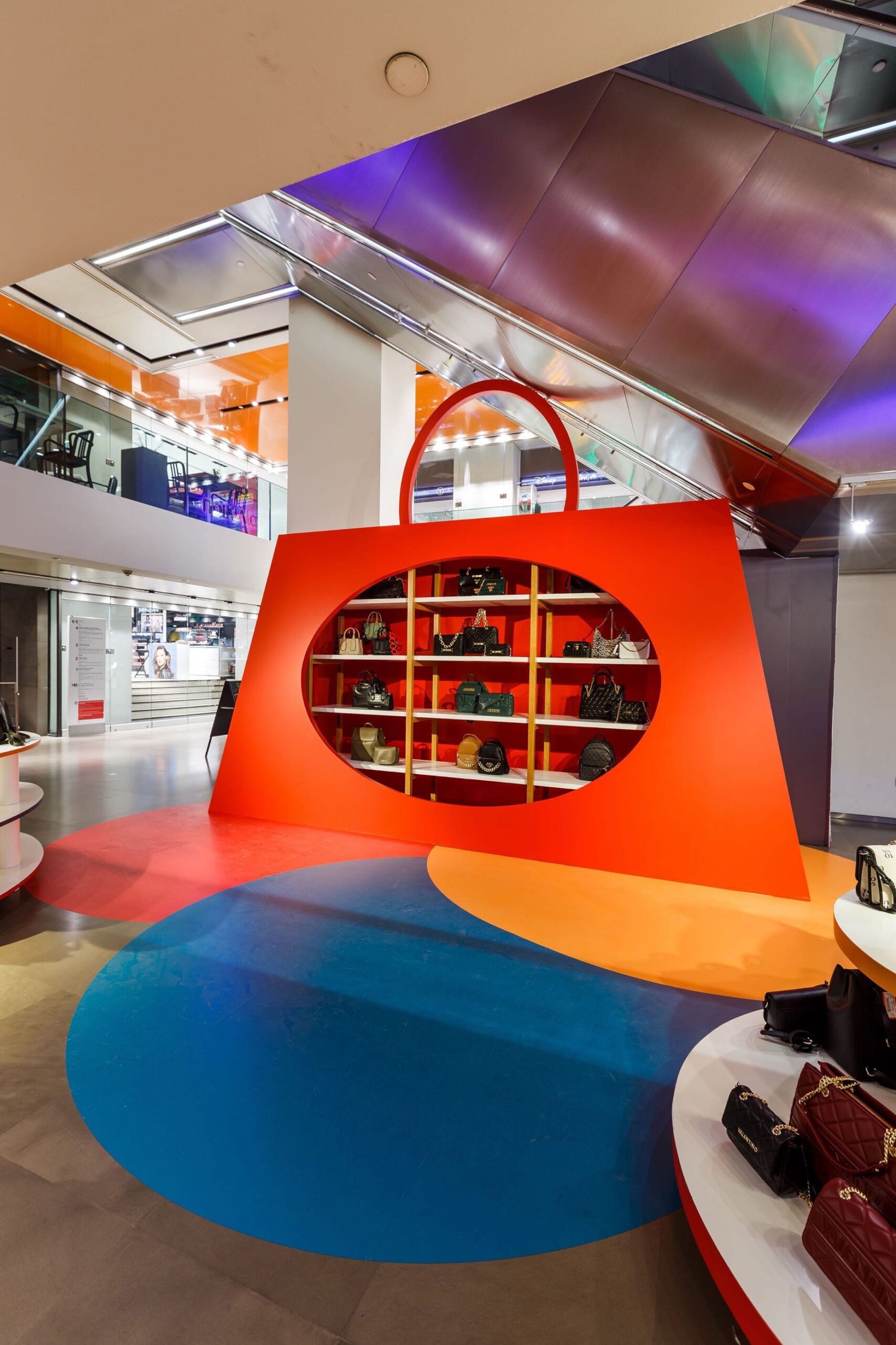 Ένα ξεχωριστό Pop-Up Store σε σχήμα τσάντας έρχεται στα notos Θεσσαλονίκης-2