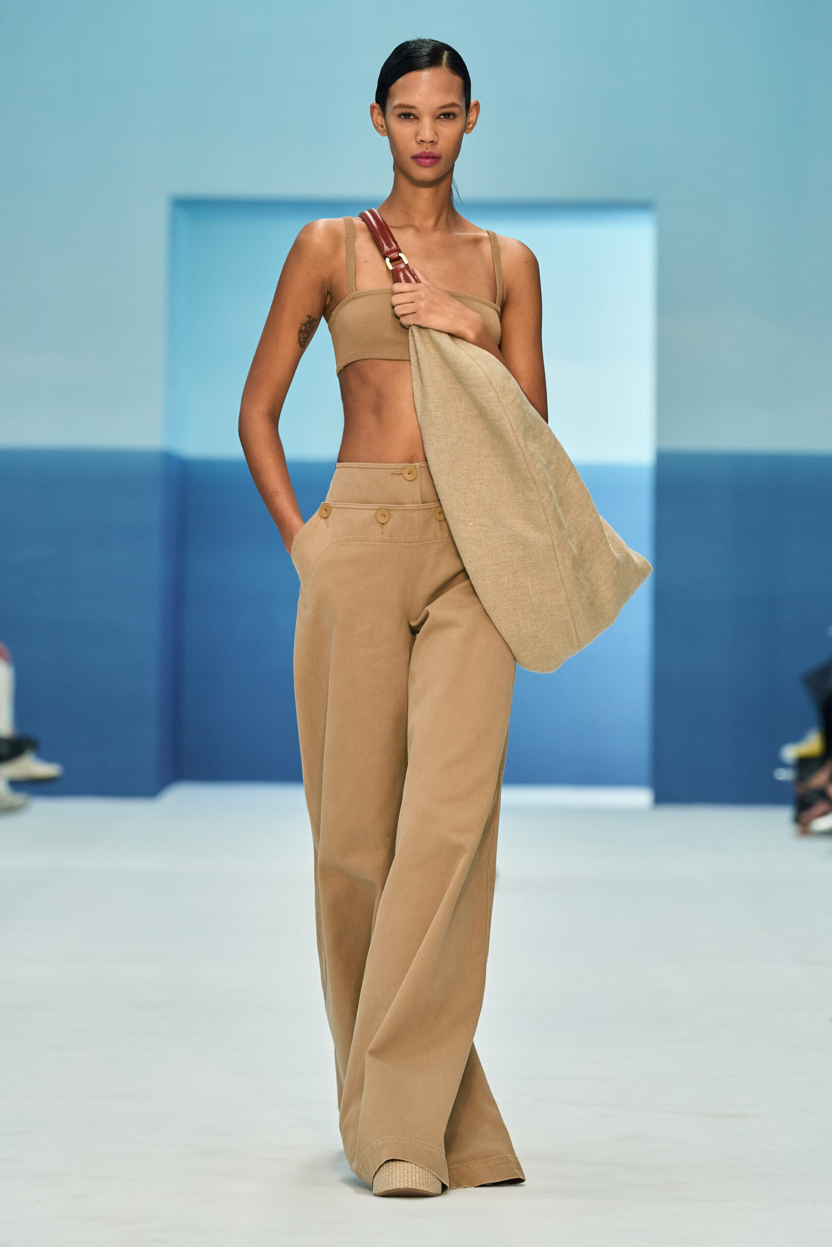 Εβδομάδα Μόδας Μιλάνου: Το riviera style της Max Mara για την SS23-9