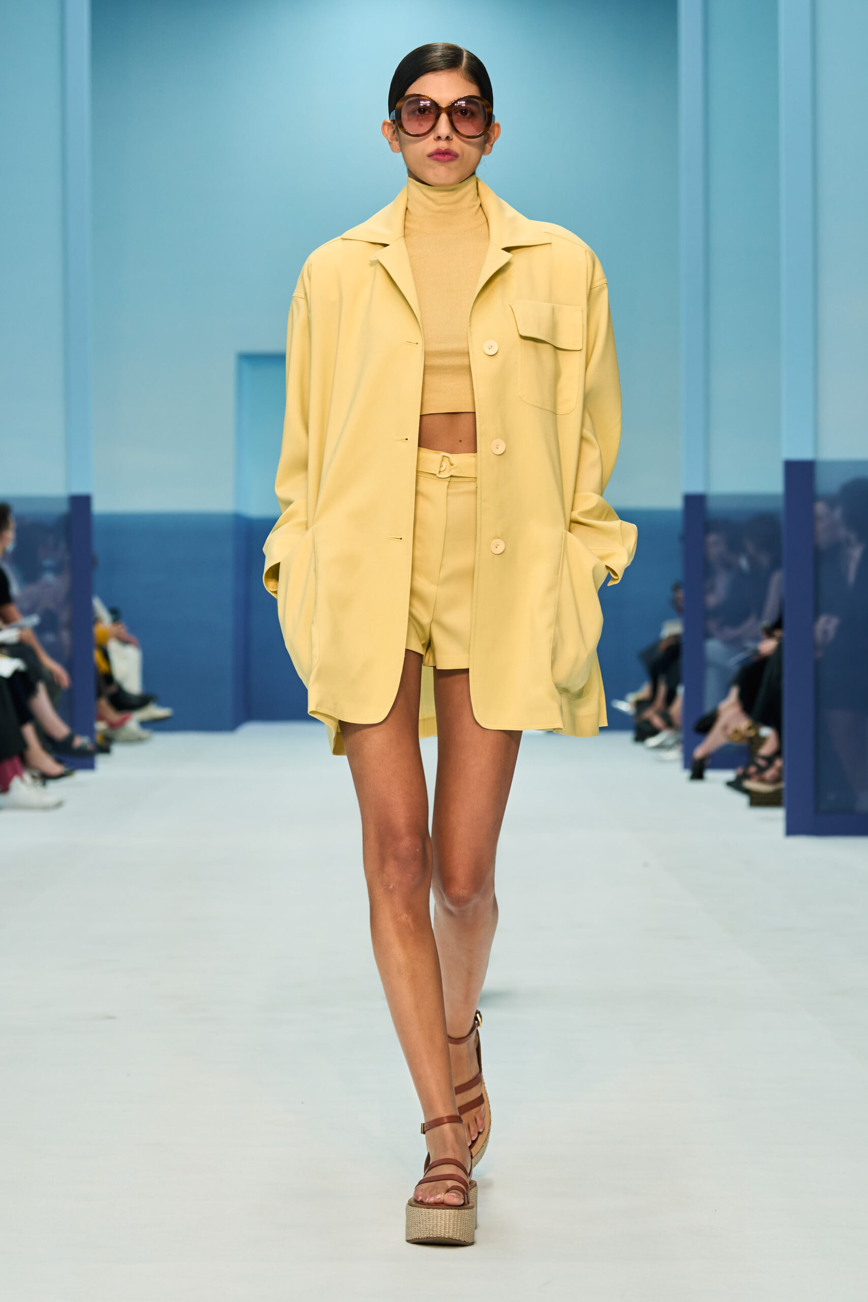 Εβδομάδα Μόδας Μιλάνου: Το riviera style της Max Mara για την SS23-11