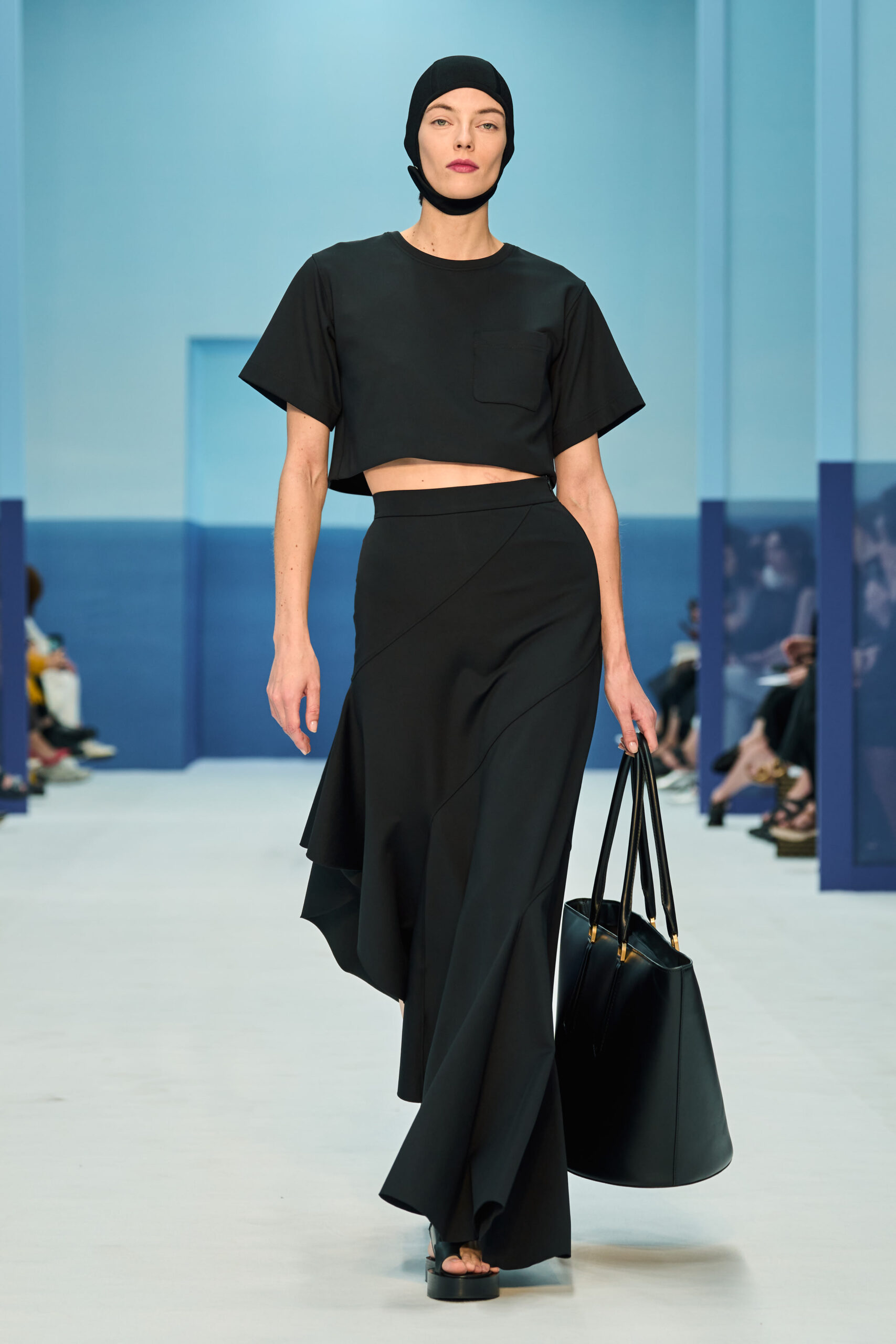 Εβδομάδα Μόδας Μιλάνου: Το riviera style της Max Mara για την SS23-8
