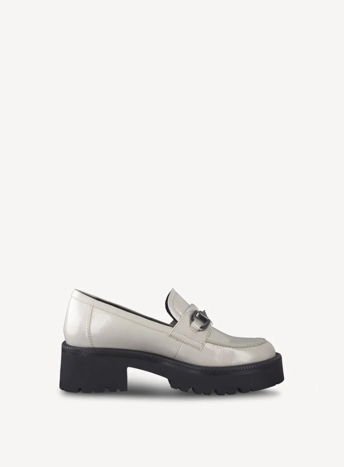 Platform loafers: Τα ιδανικά μεταβατικά παπούτσια που θα φορέσουμε non-stop-8