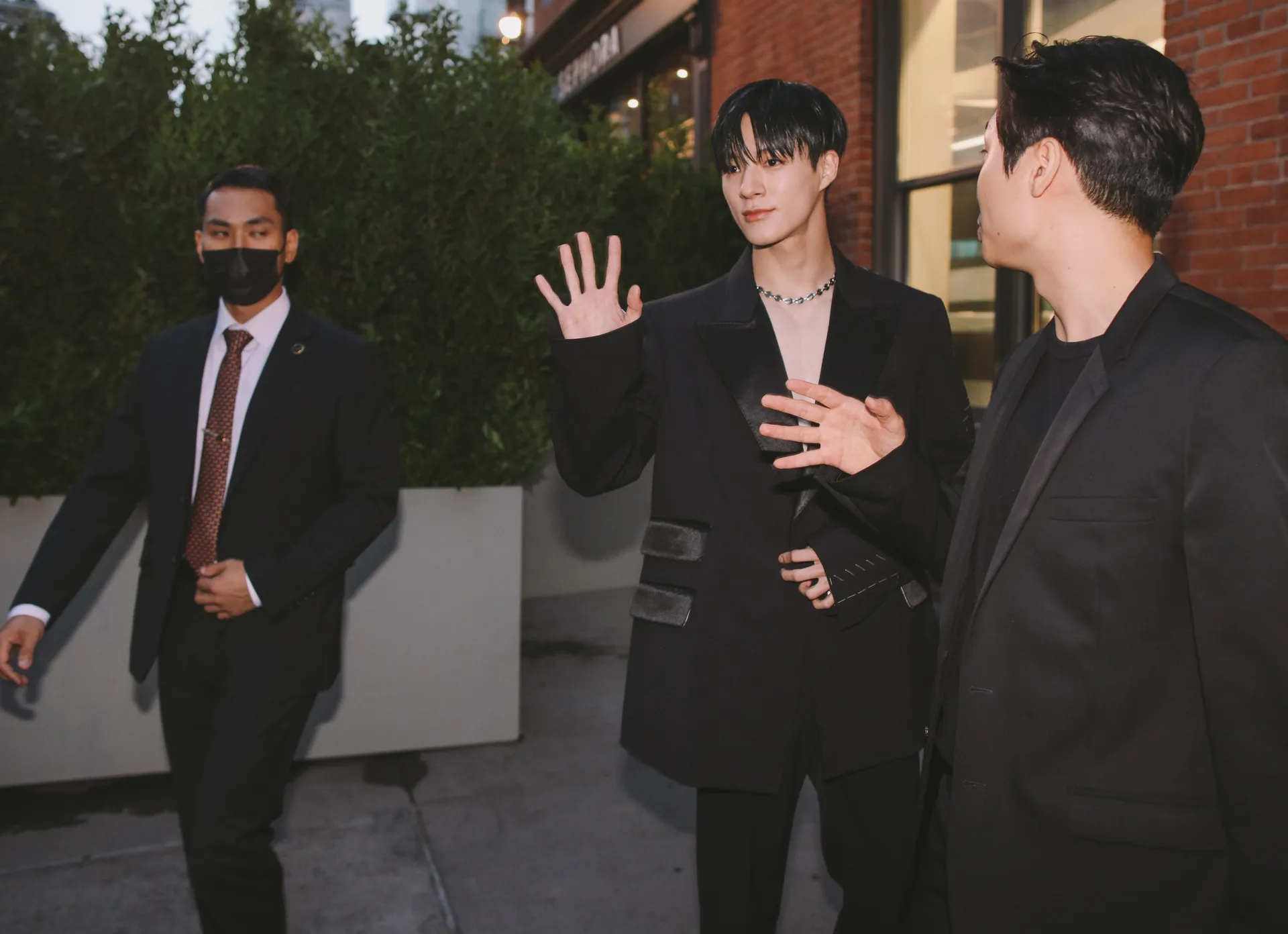 Vogue World: Τα καλύτερα street style μέσα από τα μάτια του Phil Oh-13