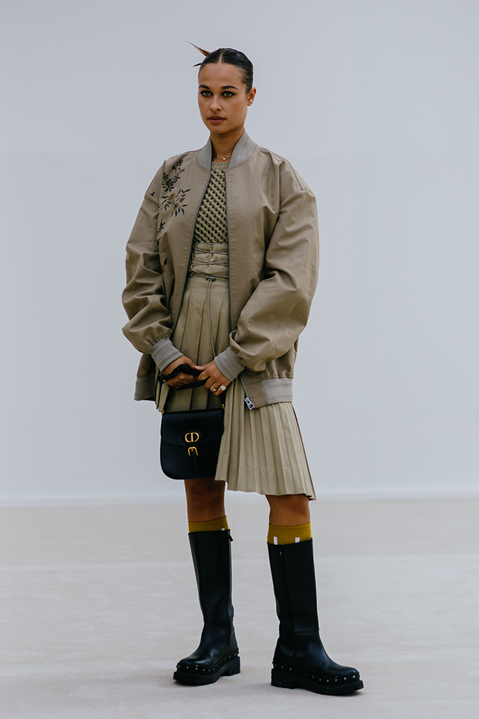 Εβδομάδα Μόδας Παρισιού: Οι street style εμφανίσεις έξω από το Dior SS23 show-6