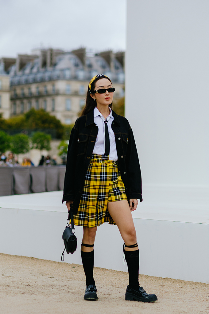 Εβδομάδα Μόδας Παρισιού: Οι street style εμφανίσεις έξω από το Dior SS23 show-4