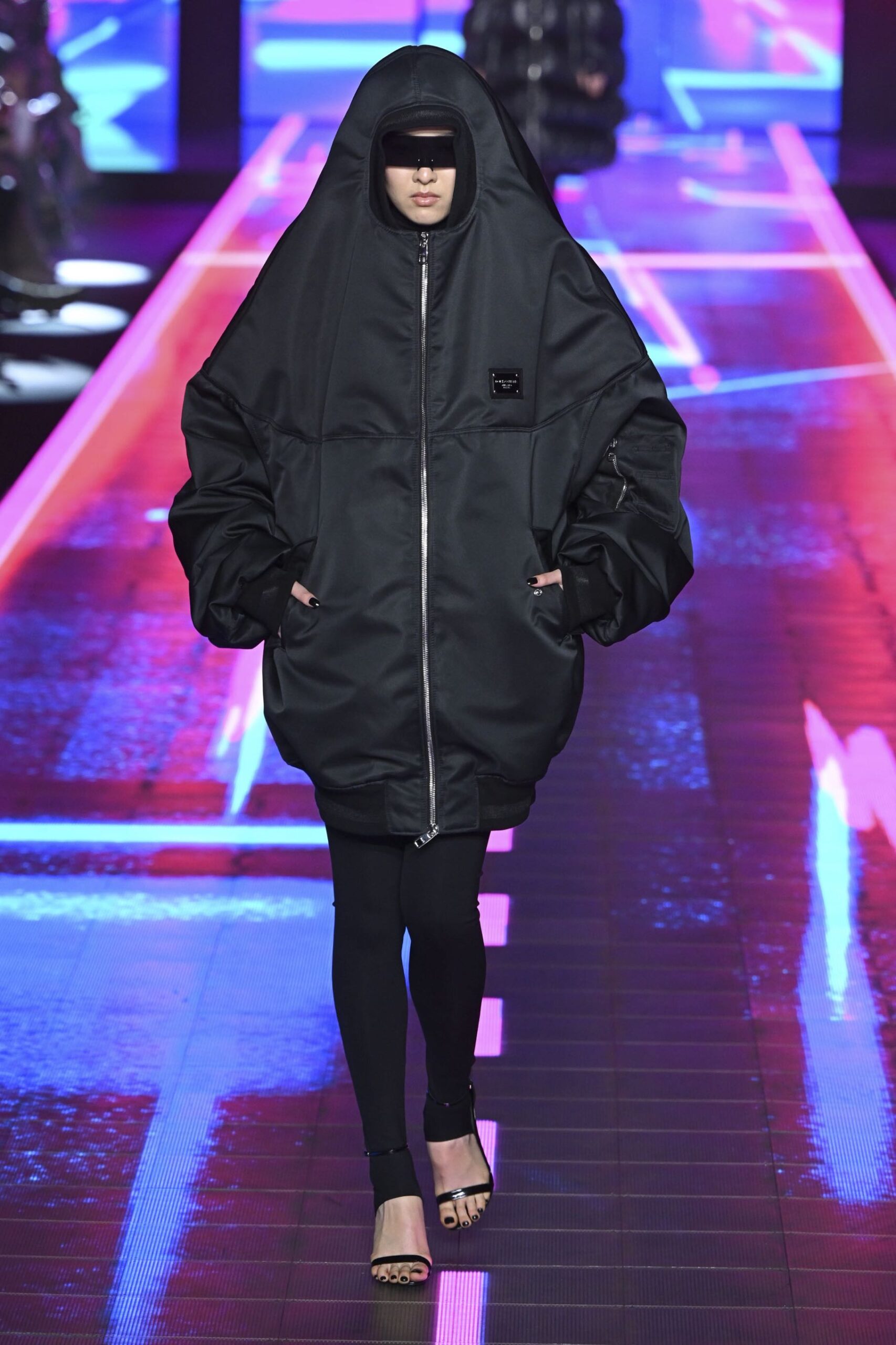 Bomber jacket: Όλοι οι τρόποι να φορέσετε το hero piece του χειμώνα-4
