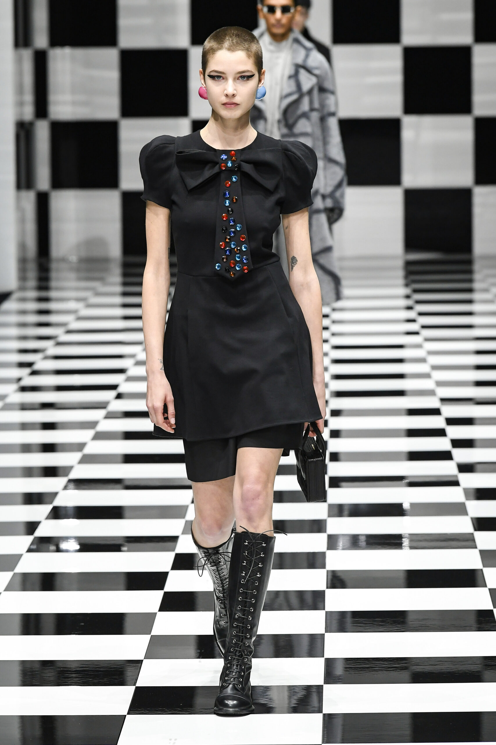 Lace-up boots με φούστες: Είναι ο πιο hot συνδυασμός του φθινοπώρου-2