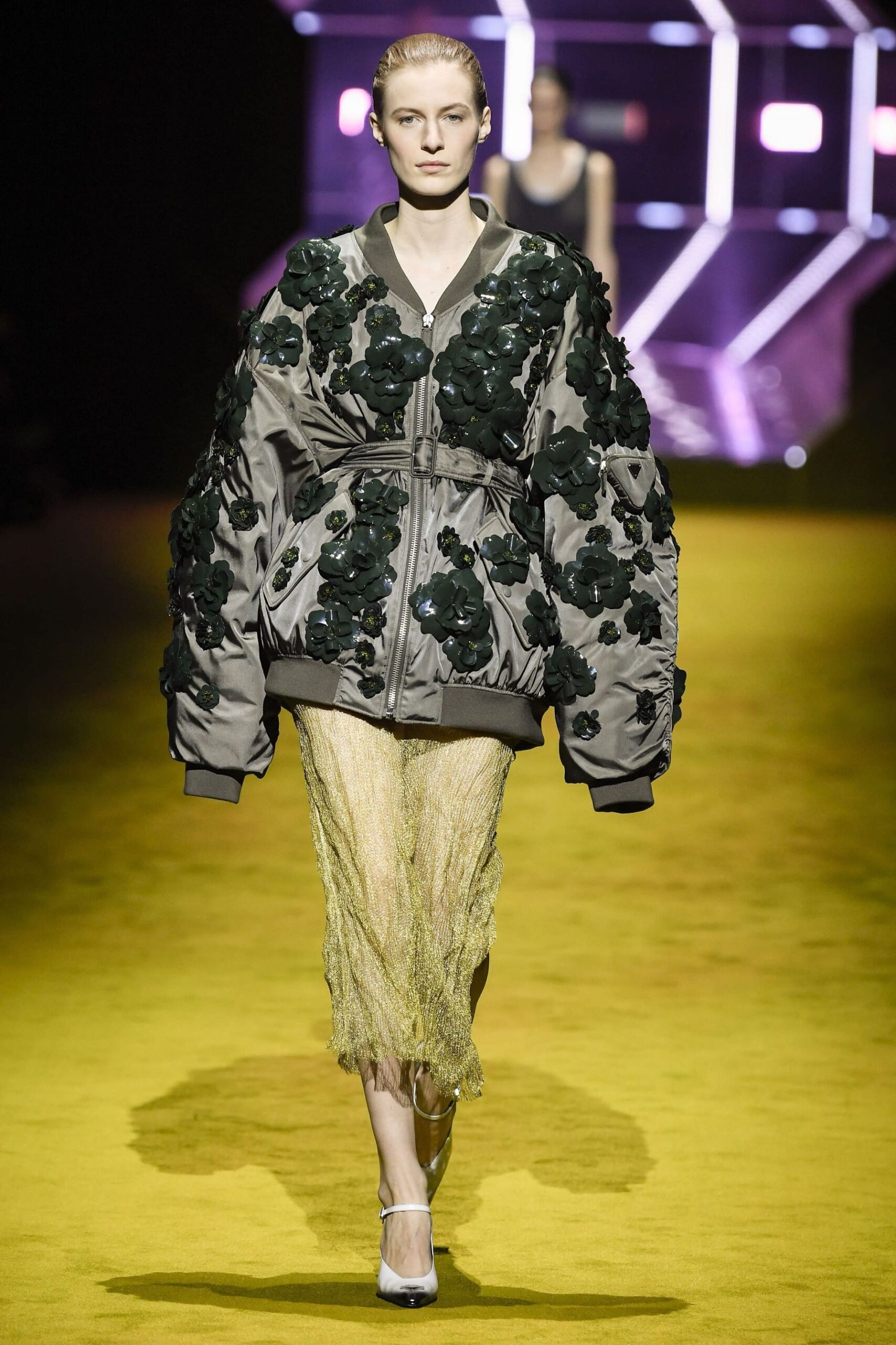 Bomber jacket: Όλοι οι τρόποι να φορέσετε το hero piece του χειμώνα-3