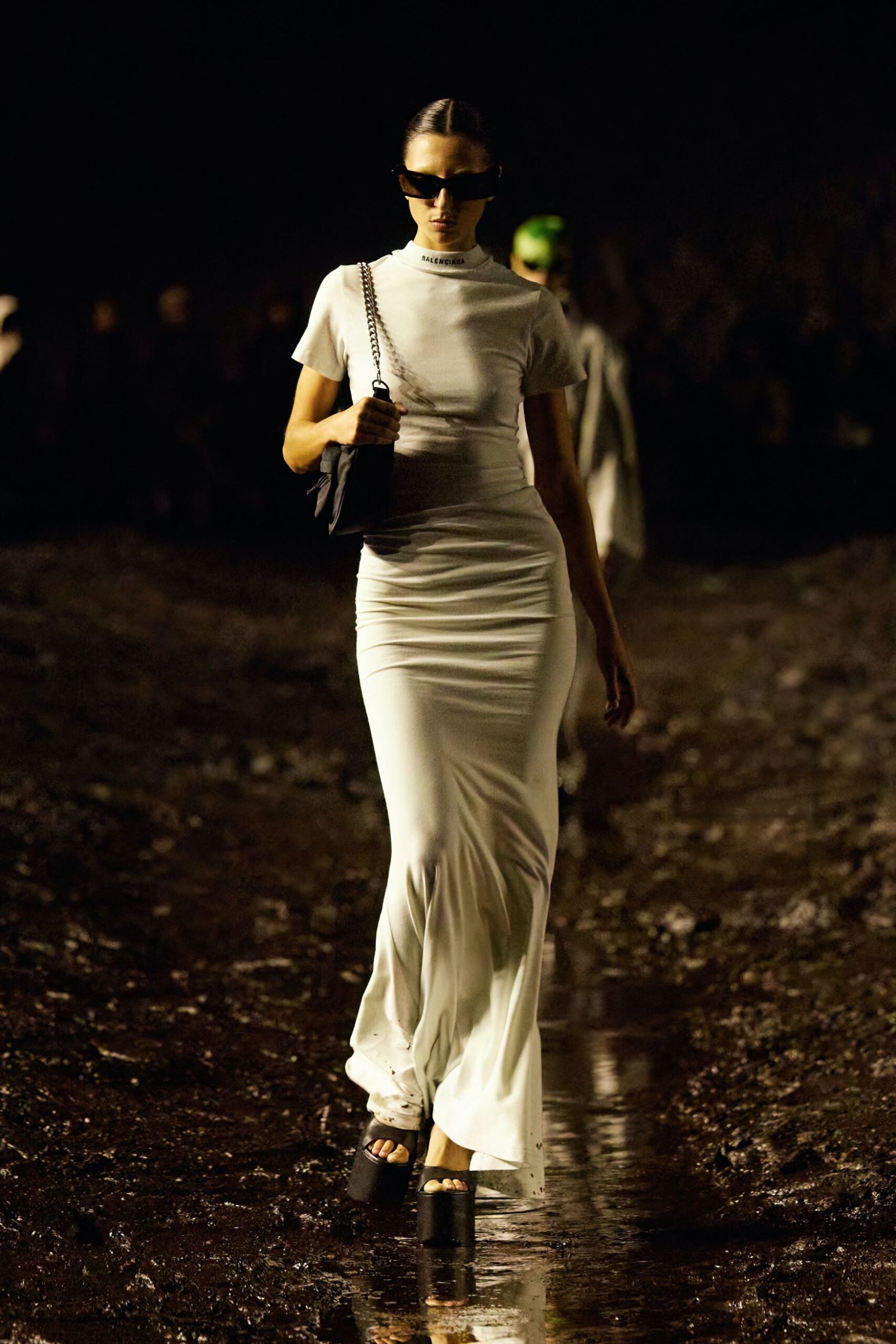 Balenciaga SS23: Όσα έγιναν στο πρωτοποριακό show-4