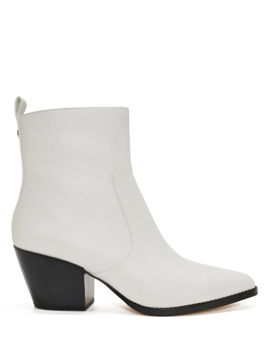 Οι cowboy μπότες είναι το shoe trend του 2022-2