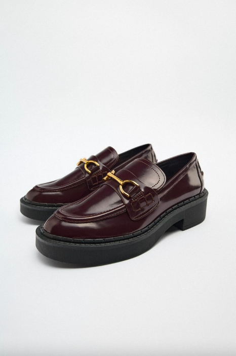 Τα χρωματιστά loafers είναι το νέο must-have για το γραφείο-7