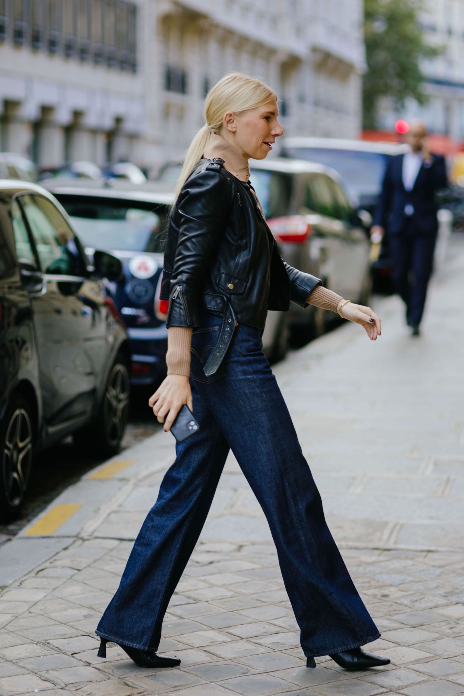 To νέο leather jacket είναι cropped-5
