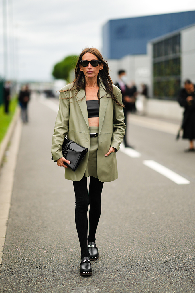 Από τα loafers στα clogs: Τα πιο άνετα shoe trends για το χειμώνα 2023-1