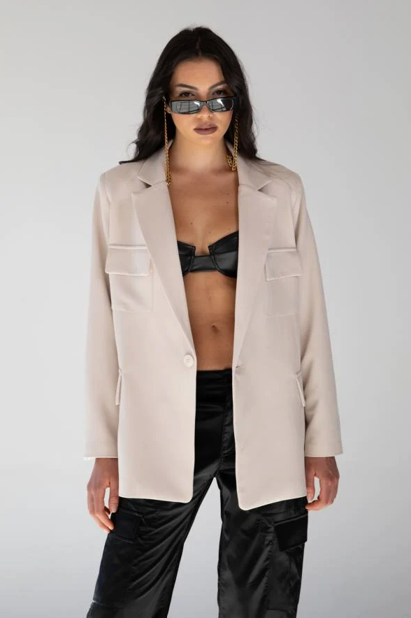 Φούτερ και σακάκι: Ο casual chic συνδυασμός που κάνουμε τώρα-6