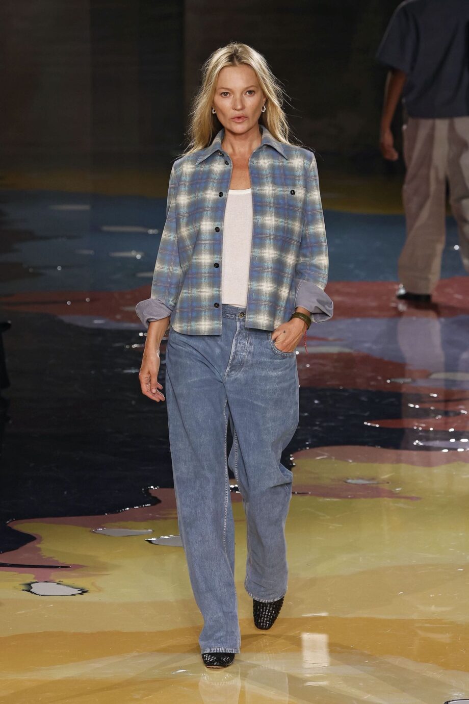 faux-jeans-το-νέο-catwalk-trend-που-πρέπει-να-ξέρετε-252040