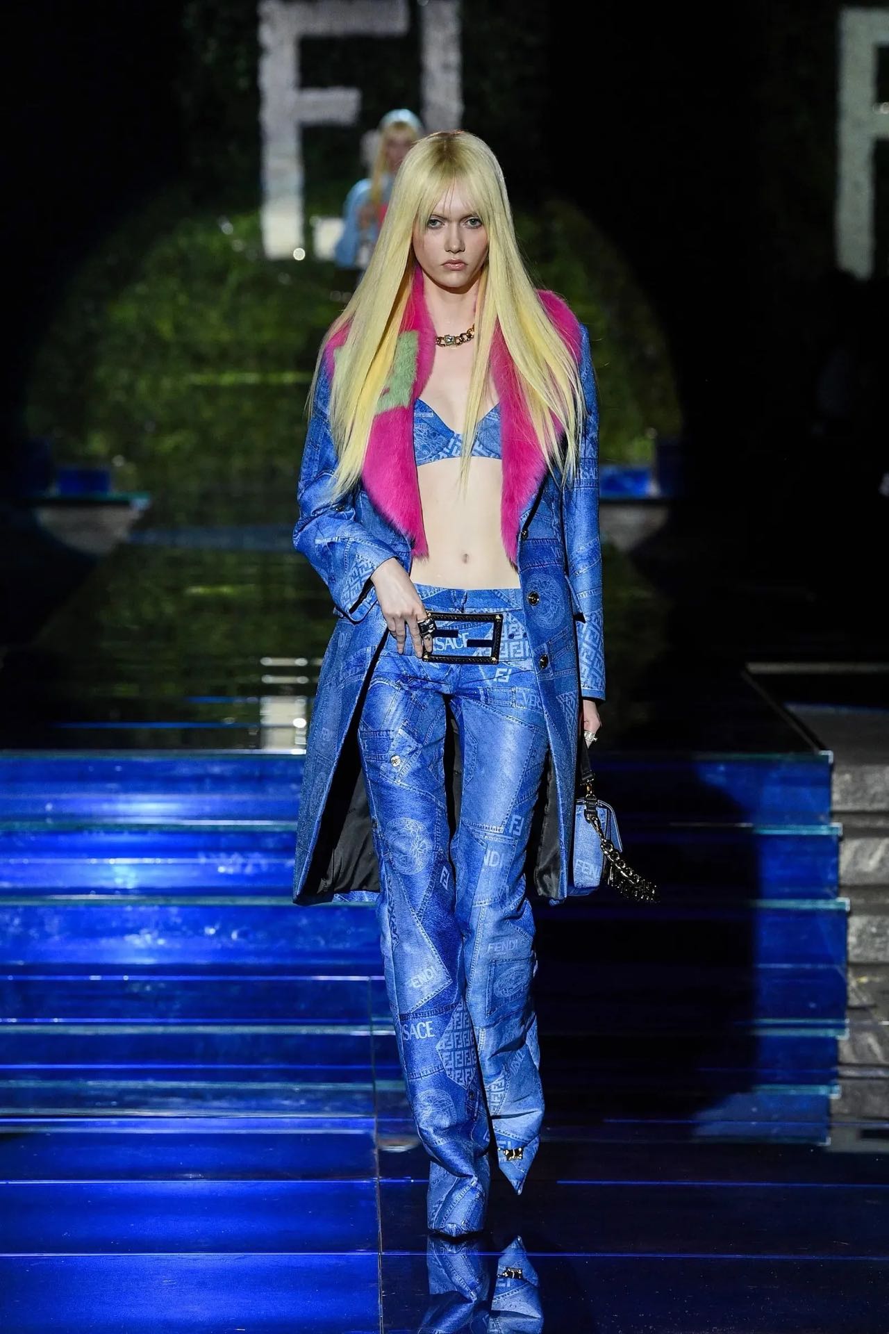 Faux jeans: Το νέο catwalk trend που πρέπει να ξέρετε-4