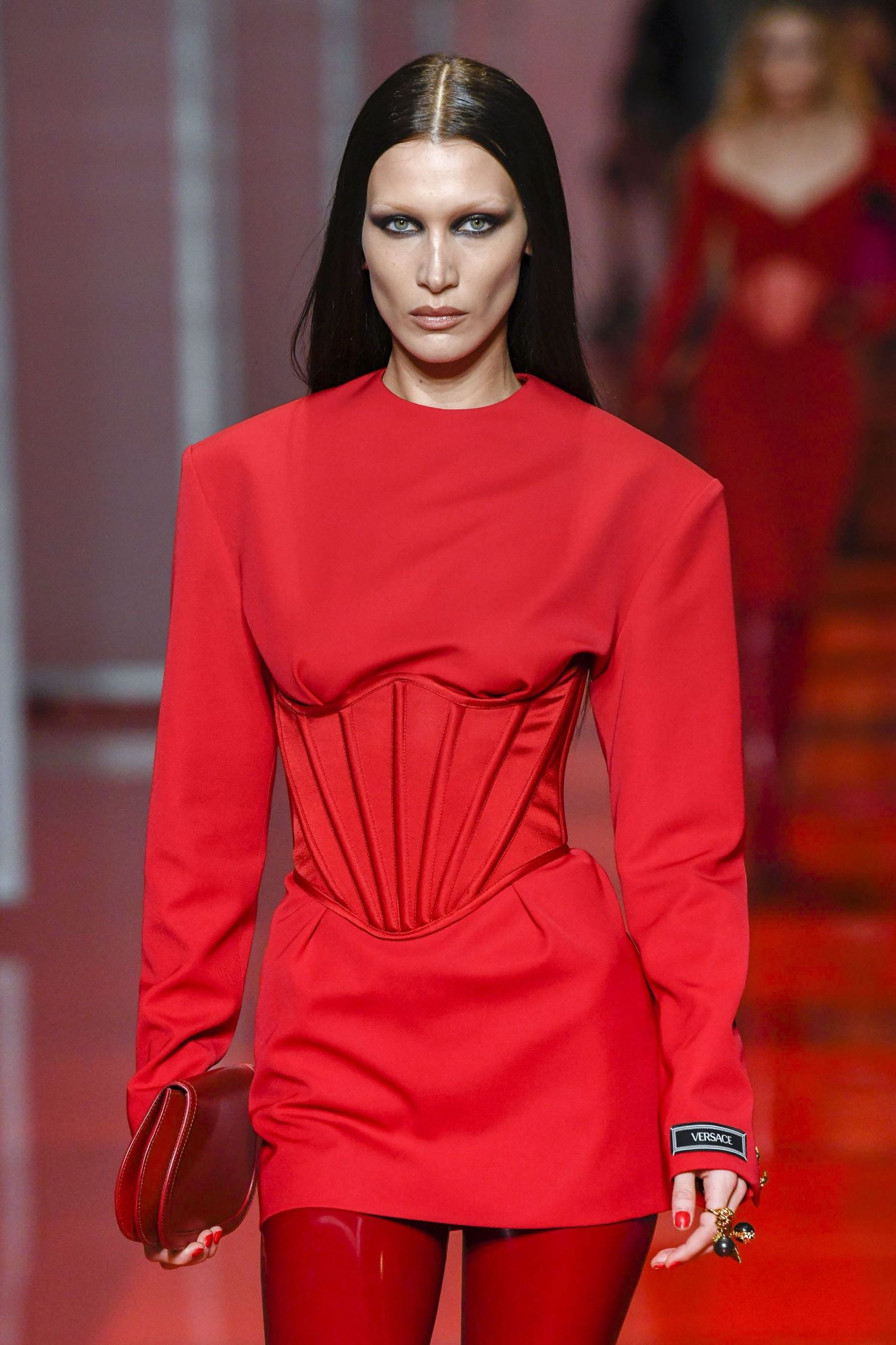 Το απόλυτο τοπ για τα party look των γιορτών-4