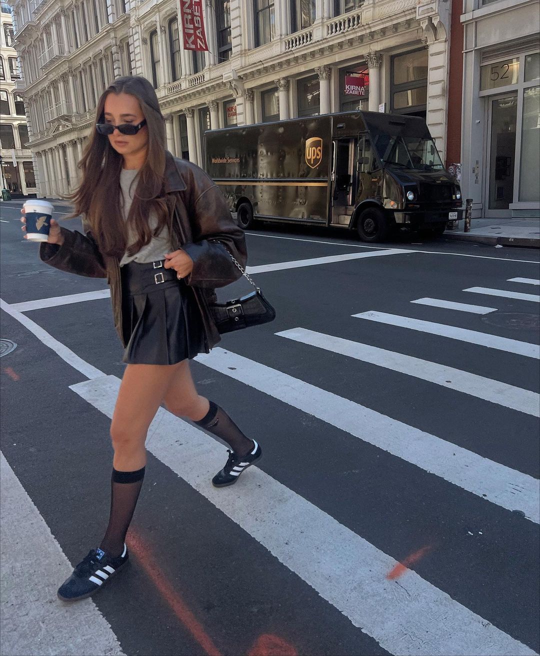 Από τα loafers στα clogs: Τα πιο άνετα shoe trends για το χειμώνα 2023-5