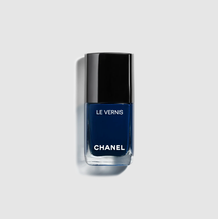 Midnight blue μανικιούρ: Τα 5 βερνίκια για να αντιγράψετε την τάση-4