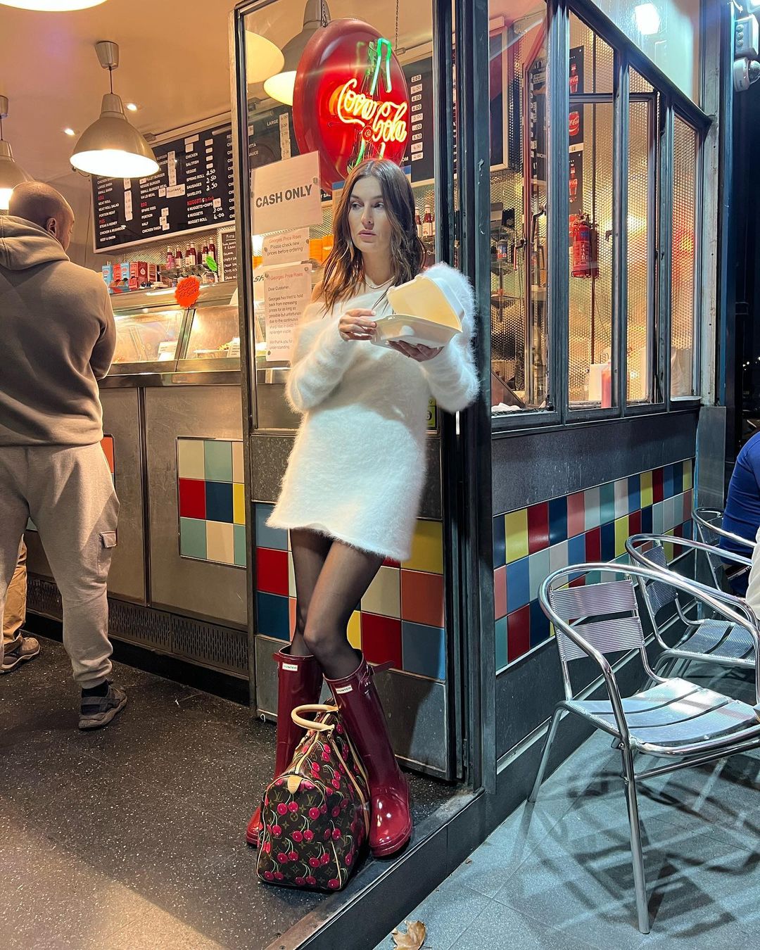 Μπότες: Οι Γαλλίδες μας δείχνουν τους french chic συνδυασμούς του χειμώνα-3