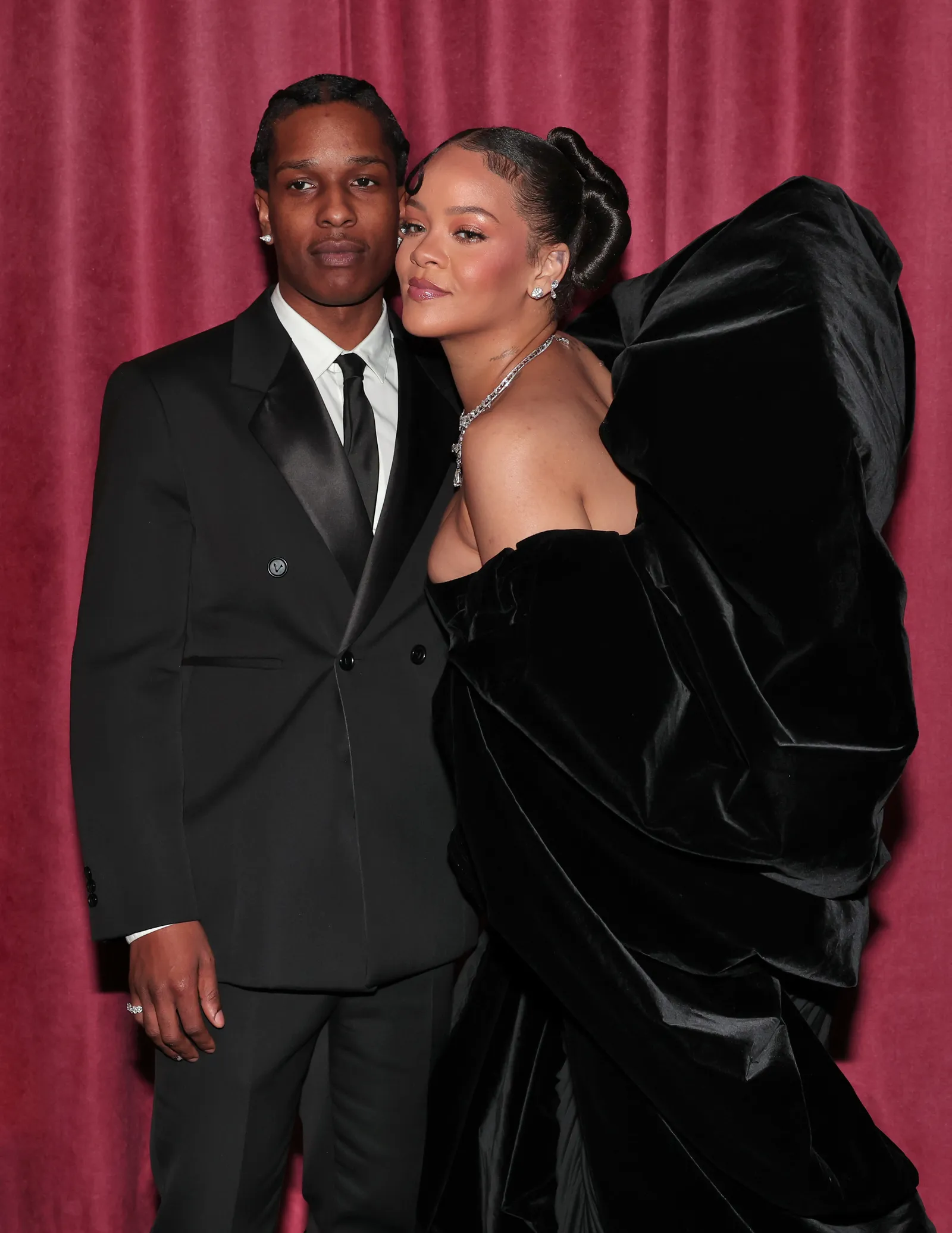 Χρυσές Σφαίρες 2023: Το Princess-Leia-Meets-Hollywood-Meets-Wakanda χτένισμα της Rihanna-2