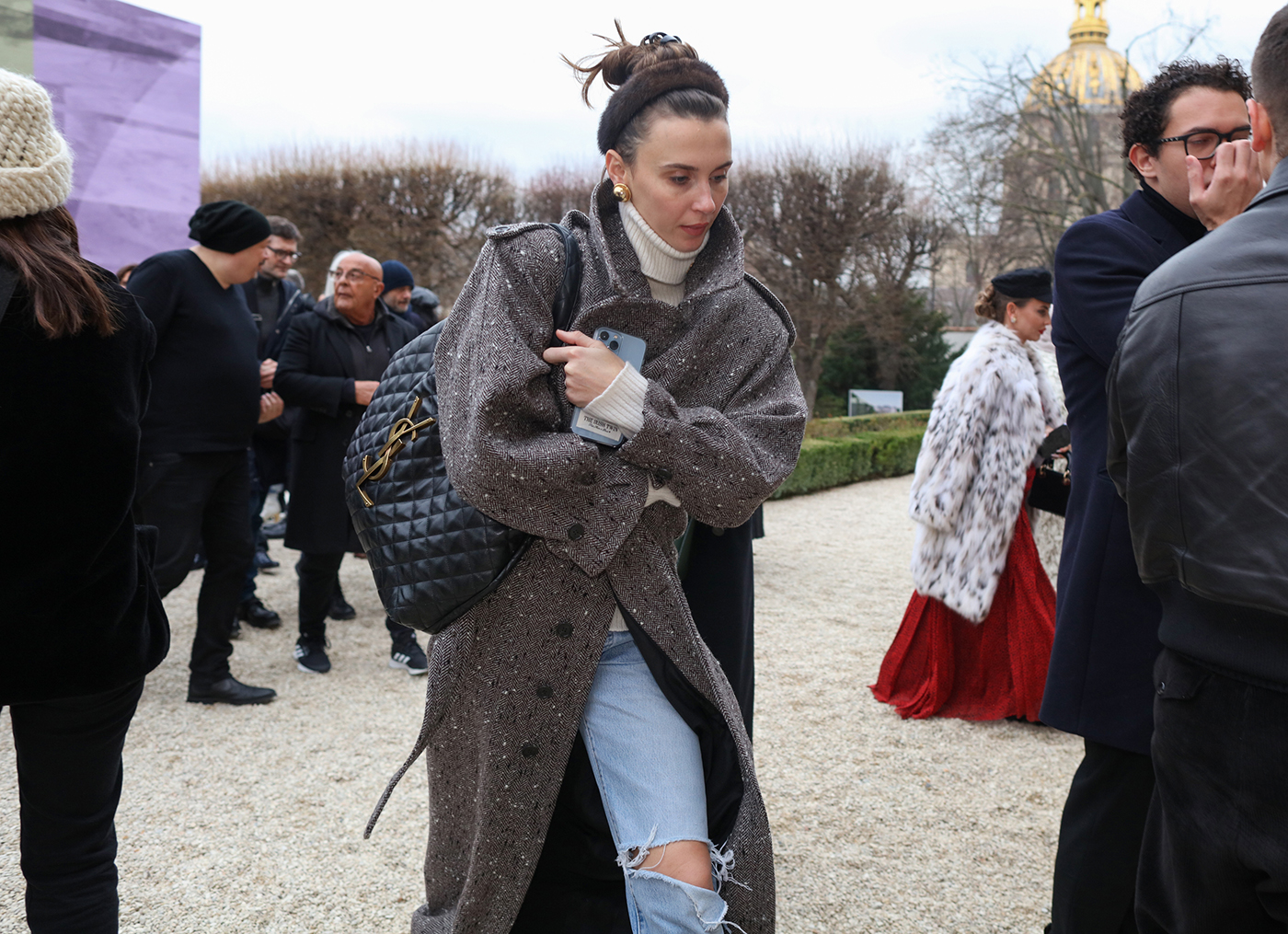 Οι 8 τάσεις στα πανωφόρια που είδαμε στο street style του Παρισιού-5