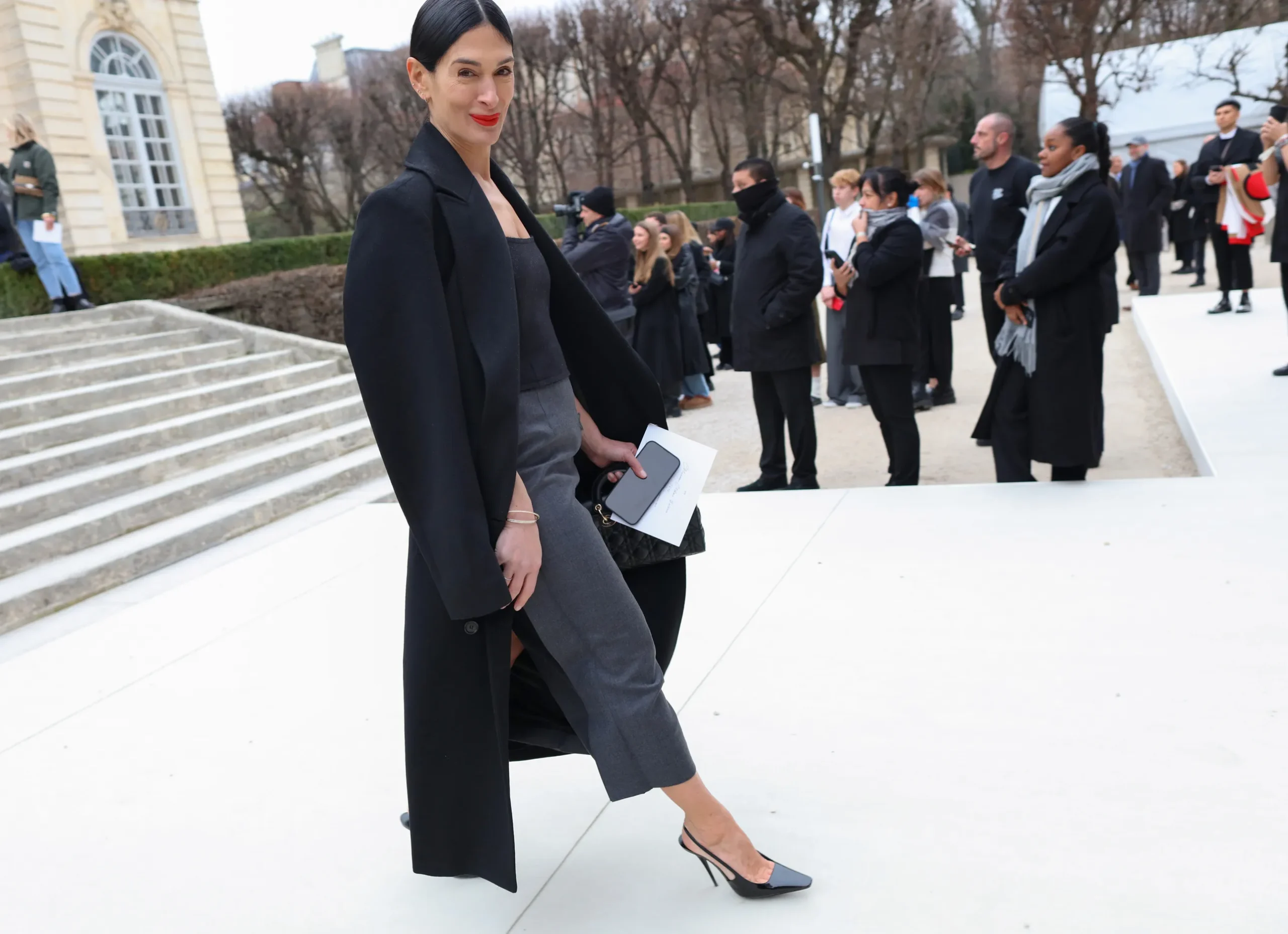 Οι 8 τάσεις στα πανωφόρια που είδαμε στο street style του Παρισιού-12