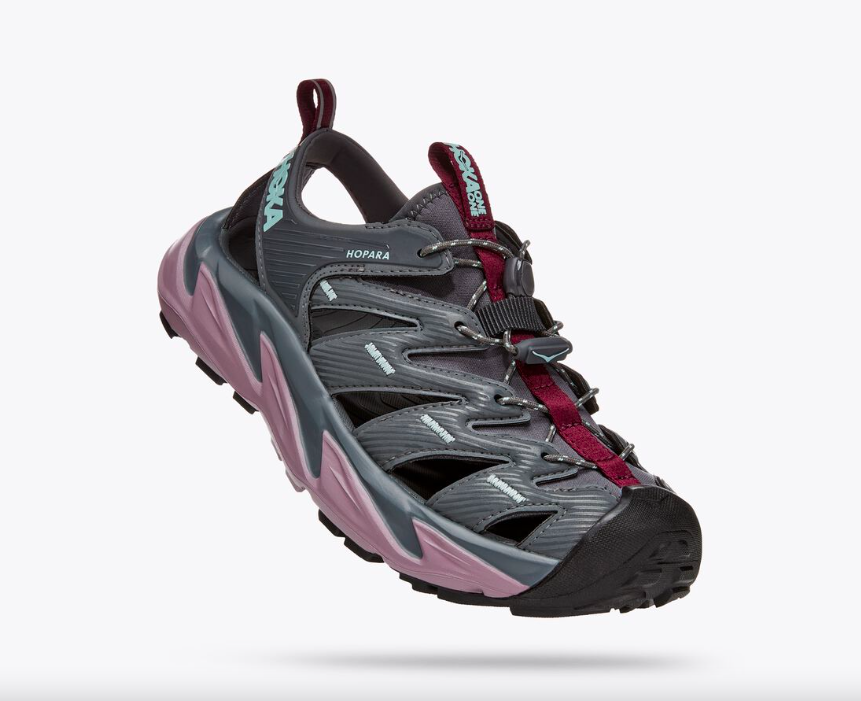Αυτά τα sneakers είναι η νέα fashion εμμονή της Bella Hadid-2