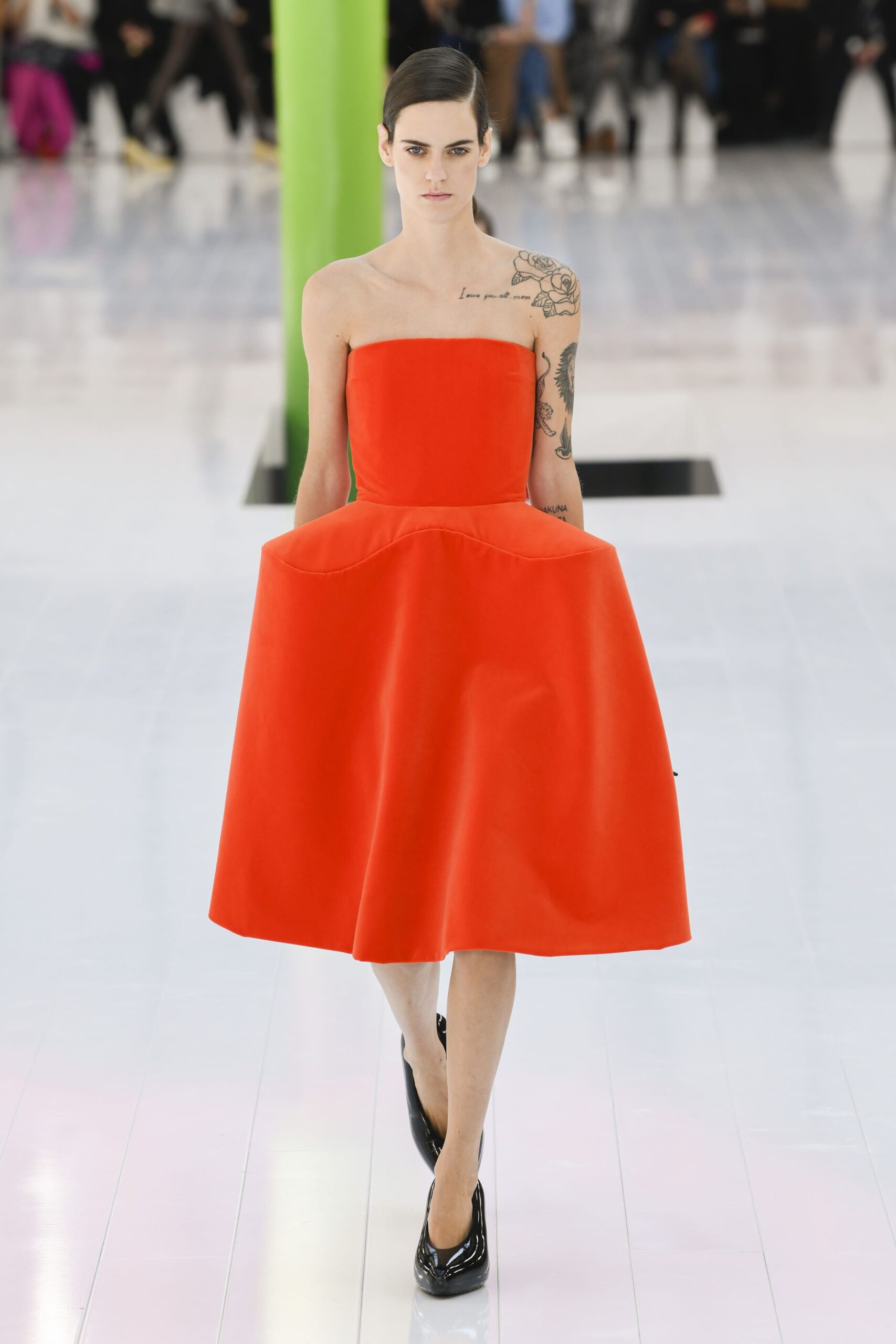 Τα πιο sexy outfit τώρα τονίζουν τη μέση-3