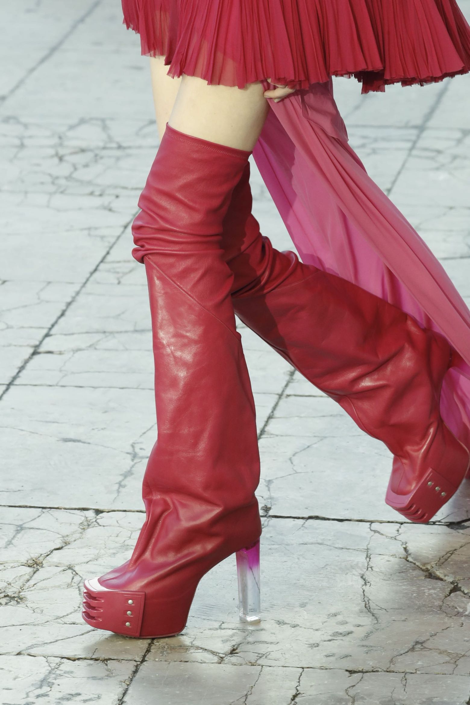 Τα 7 σημαντικότερα shoe trends από τις πασαρέλες της Άνοιξης 2023-4